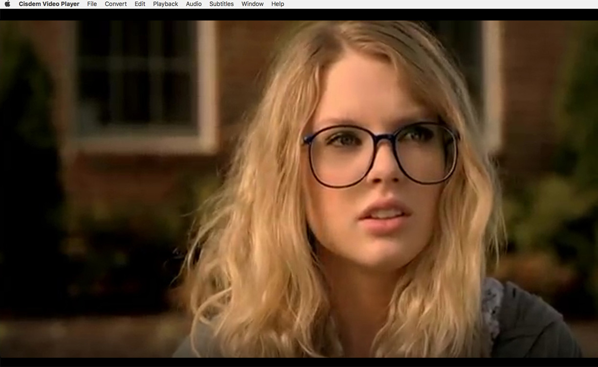 Друзья проводят время вместе. Общение людей. She likes spending time with her. We not like you not spend. She likes spending time with her.