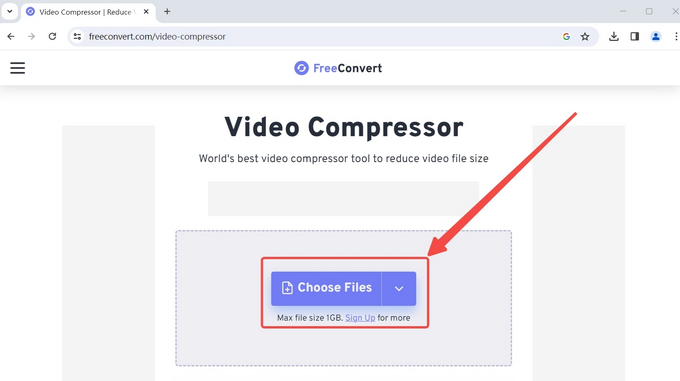 ファイルを FreeConvert Video Compressor にアップロードする